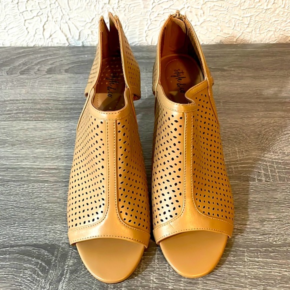 Style & Co - Picture 1 of 5